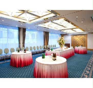 同窓会、会社の歓送迎会や、親しい仲間との小パーティ、忘新年会、法事などにご利用いただけます。