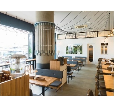 tables cook & LIVING HOUSE