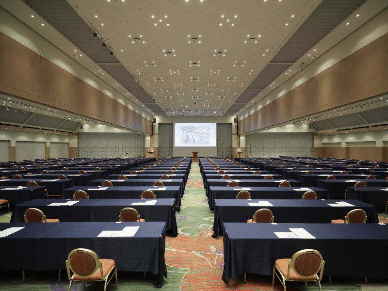 メインバンケットホール長野　全スパンスクールスタイル
面積1,620㎡（3スパン分割可能）