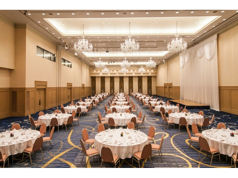 国際館パミール　会食　1000㎡　着席形式