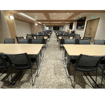 【メインフロア（島型レイアウト）】- TIME SHARING 新橋駅前4F（銀座口） の写真
