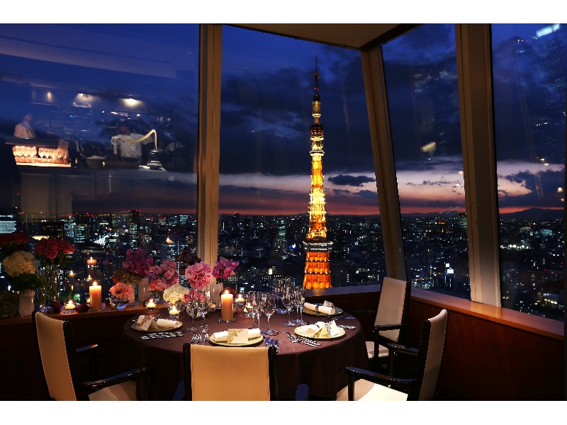 夜は輝く東京夜景を 眺めながらおもてなしディナー