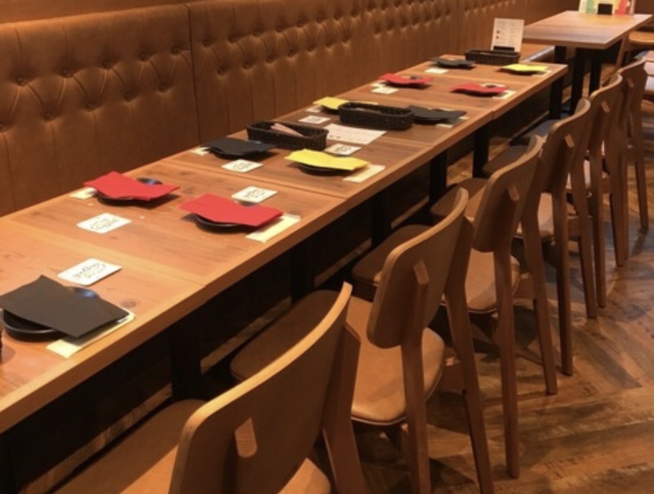 「テーブル席」
着席：最大69名様、立食：最大80名様まで収容可能（20名様から貸切OK♪）