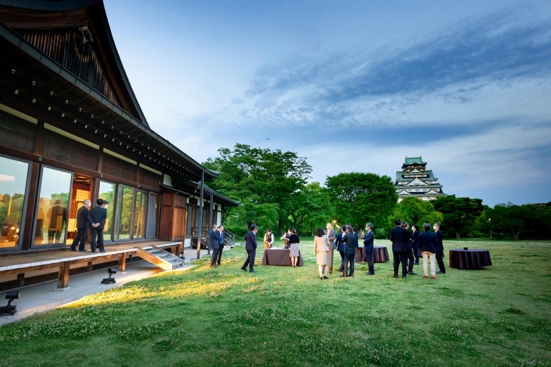 【夕焼けの西の丸庭園】
日本の誇りをかけて当代最高峰の匠の技を結集した華麗な御殿建築