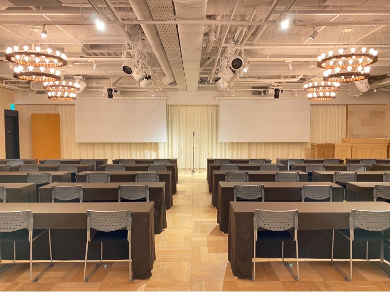 【レイアウト】
スクール形式/60名様までご案内可能
