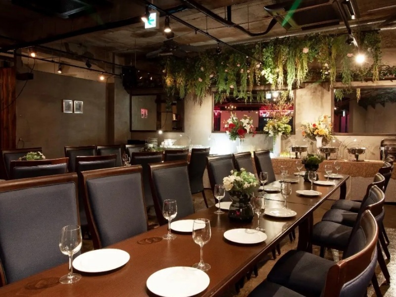 ELLE HALL Dining