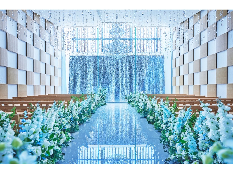 クリスタルホール