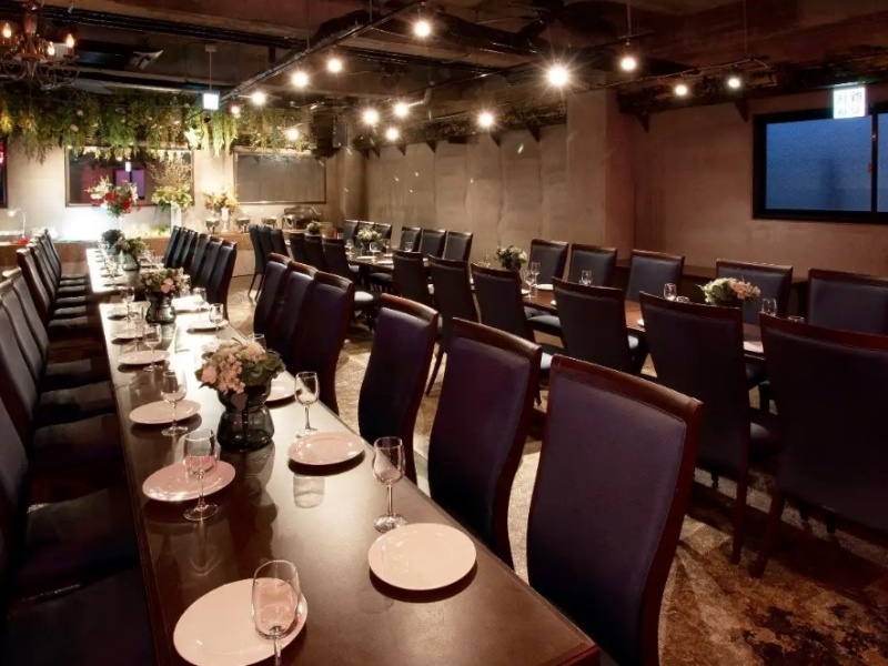 ELLE HALL Dining