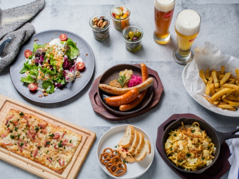 唯一無二のオリジナルドイツ料理とジャーマンクラフトビールを堪能できるコースをご用意しています。