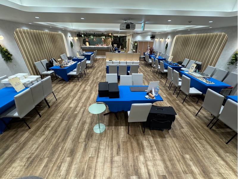 眼鏡の展示会＋物販 事例写真2枚目