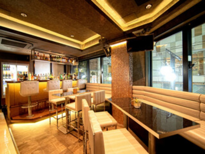 【3時間お店貸切プラン】
飲み放題＆豪華特製ビュッフェ料理 ‐ カラオケ＆ダーツ付(※週末祝前祝日2.5時間)
11品付6600円から6000円　14品付7700円から7000円