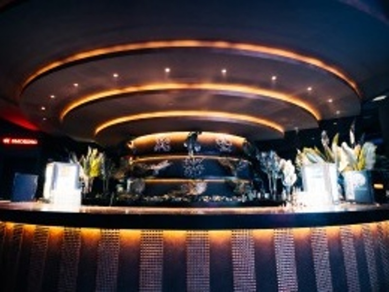 LOUNGE FLOOR