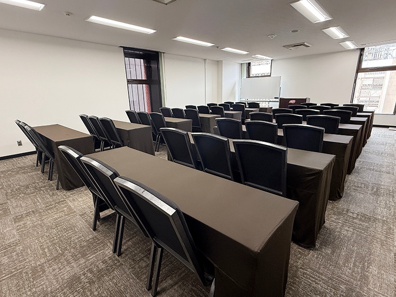 カンファレンスルーム7D