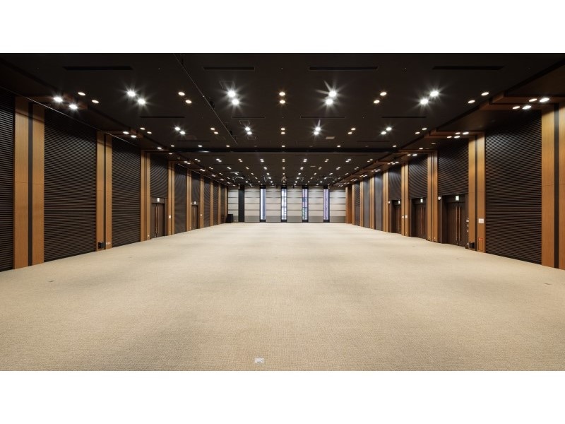 HALL 全体