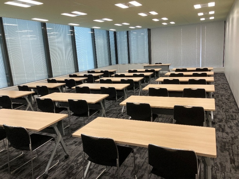 ３０１をリニューアルいたしました。
開放感あふれる会場で懇親会に最適なロケーションです。
