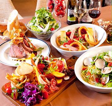 お食事は人気のビュッフェスタイル／着席スタイルの両方からお好きな方お選び頂けます！