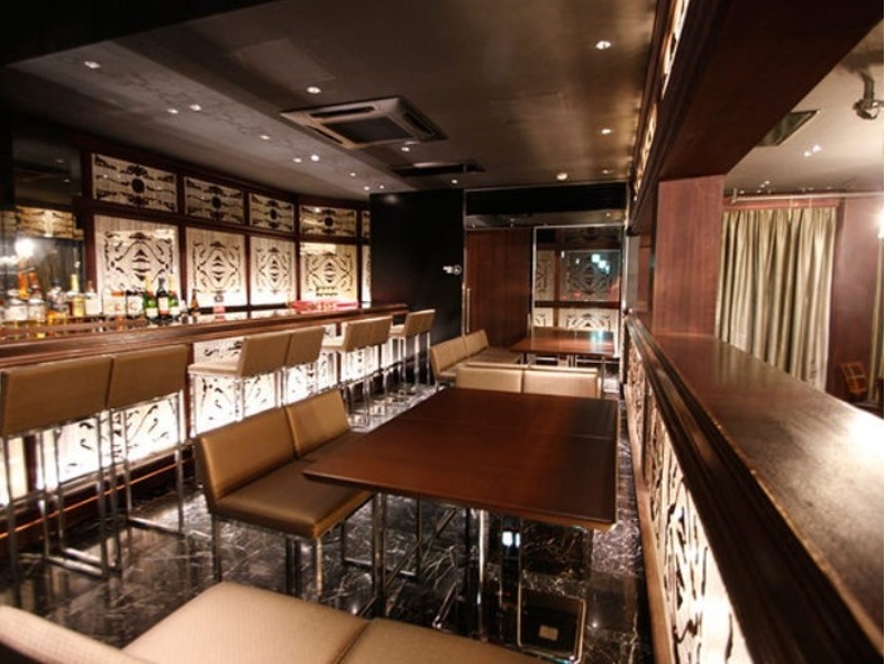 ENTERTAINMENT DINING BERONICA