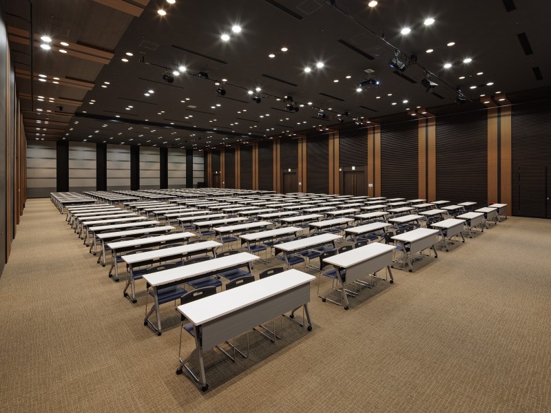 HALL 全体