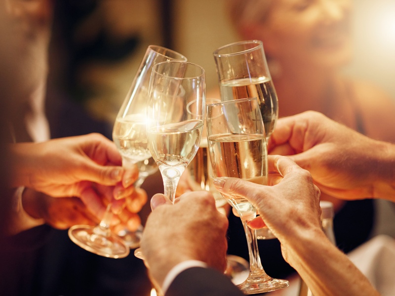 ＼忘年会・新年会パーティープラン／【トータル3時間＋お料理6品＋スパークリングワインも含めた飲み放題付き】