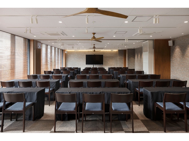 THE GRAND ROOM