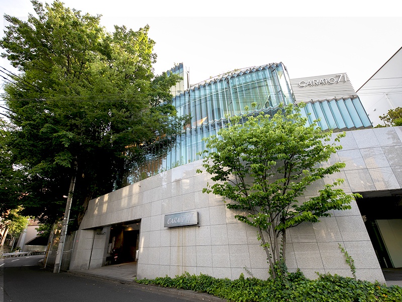 建物外観 全体
ガラスと御影石に囲まれた代官山の洗練空間。華やかで高級感のある会場です。