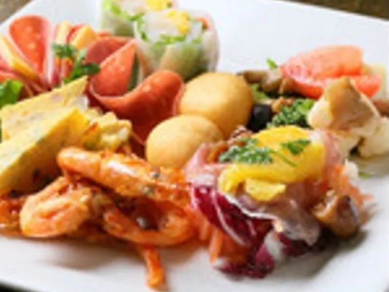 【三次会におすすめ◎】軽食中心 お一人4,900円 飲み放題付 〜ビュッフェ or テーブルシェア〜
