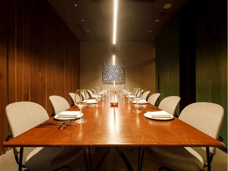 RESTAURANT & BAR ERUTAN ／エルタン