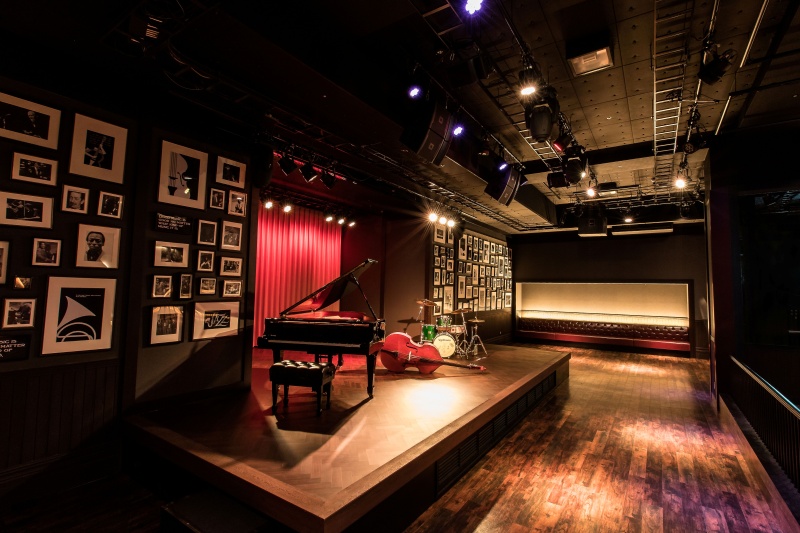 THE THEATER　ザ・シアター