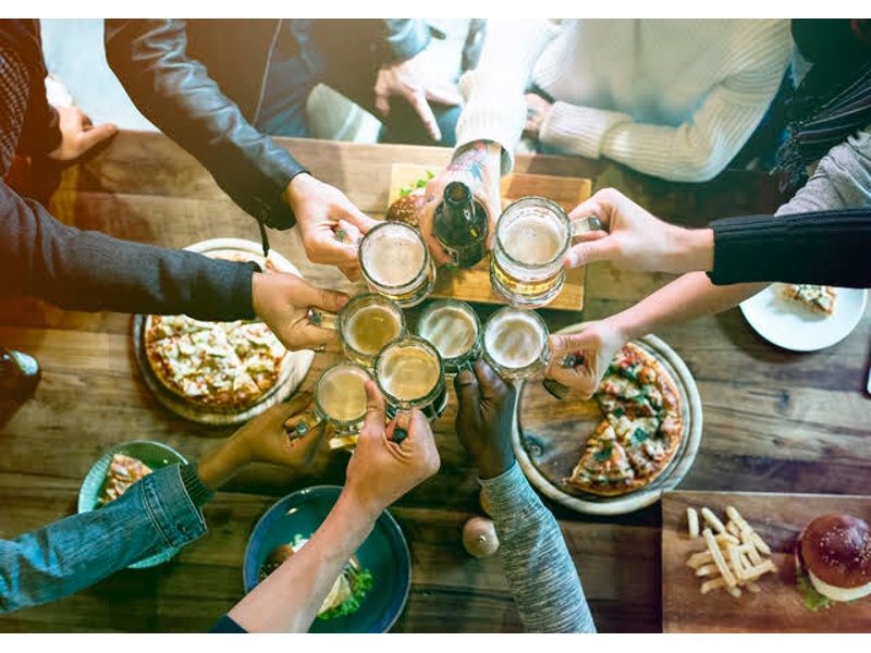 完全貸切3.5時間◇ 18名様~予約可【デラックスプラン】牛ステーキ&ローストビーフ★豪華お料理11品+スナックフード付き! まるっと3時間飲み放題 (角ハイボール・スパークリングワイン付き)♪