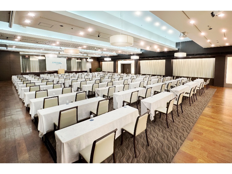 本館1F「KADAN」400㎡ スクール形式