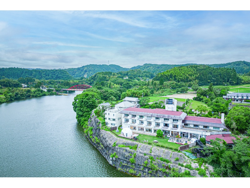 奥房総の亀山湖畔に佇む温泉旅館です。