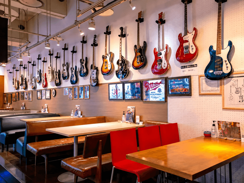 本格的な音響設備を備えたライブハウスとして、また、特別な日の宴会やパーティー会場として、様々なシーンでご利用いただけます。