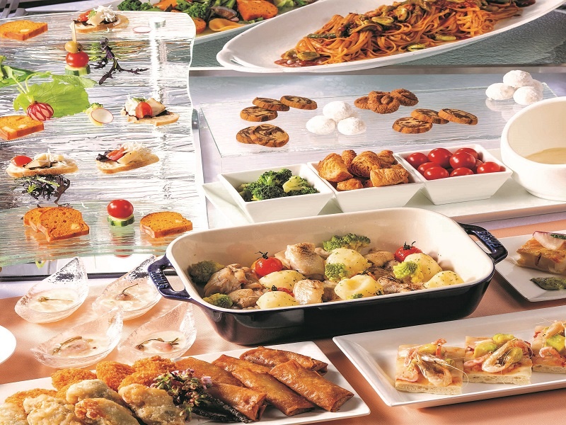【2026年6月～8月】デラックスプラン　～ビュッフェ料理・立食～