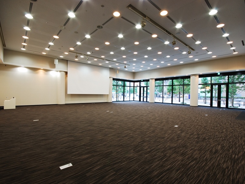 HALL 全体