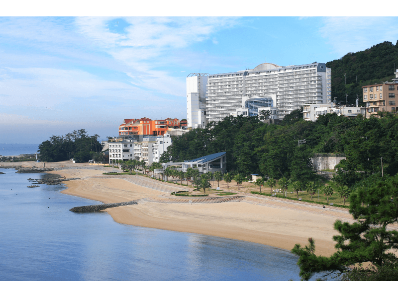 三河湾リゾートリンクス全景
ホテル近くの吉良ワイキキビーチまで徒歩分圏内です。吉良ワイキキビーチは、ハワイの観光局から公認をいただいております。夏には、花火大会やハワイアンフェスティバルが開催されます。