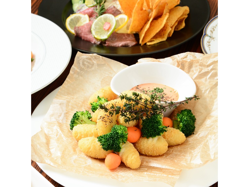 【成人式二次会プラン】立食ビュッフェ飲み放題付き4,500円(込)