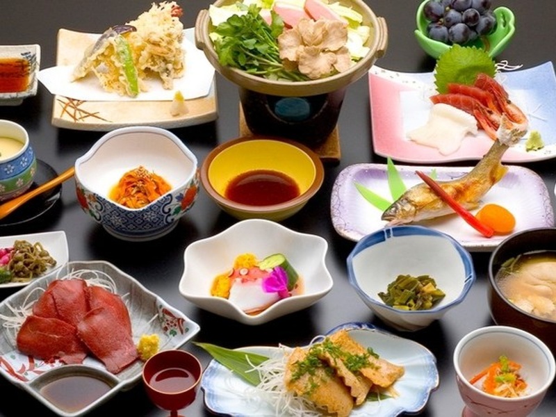 夕食一例（料理長おまかせ和膳／特別2食付プラン）