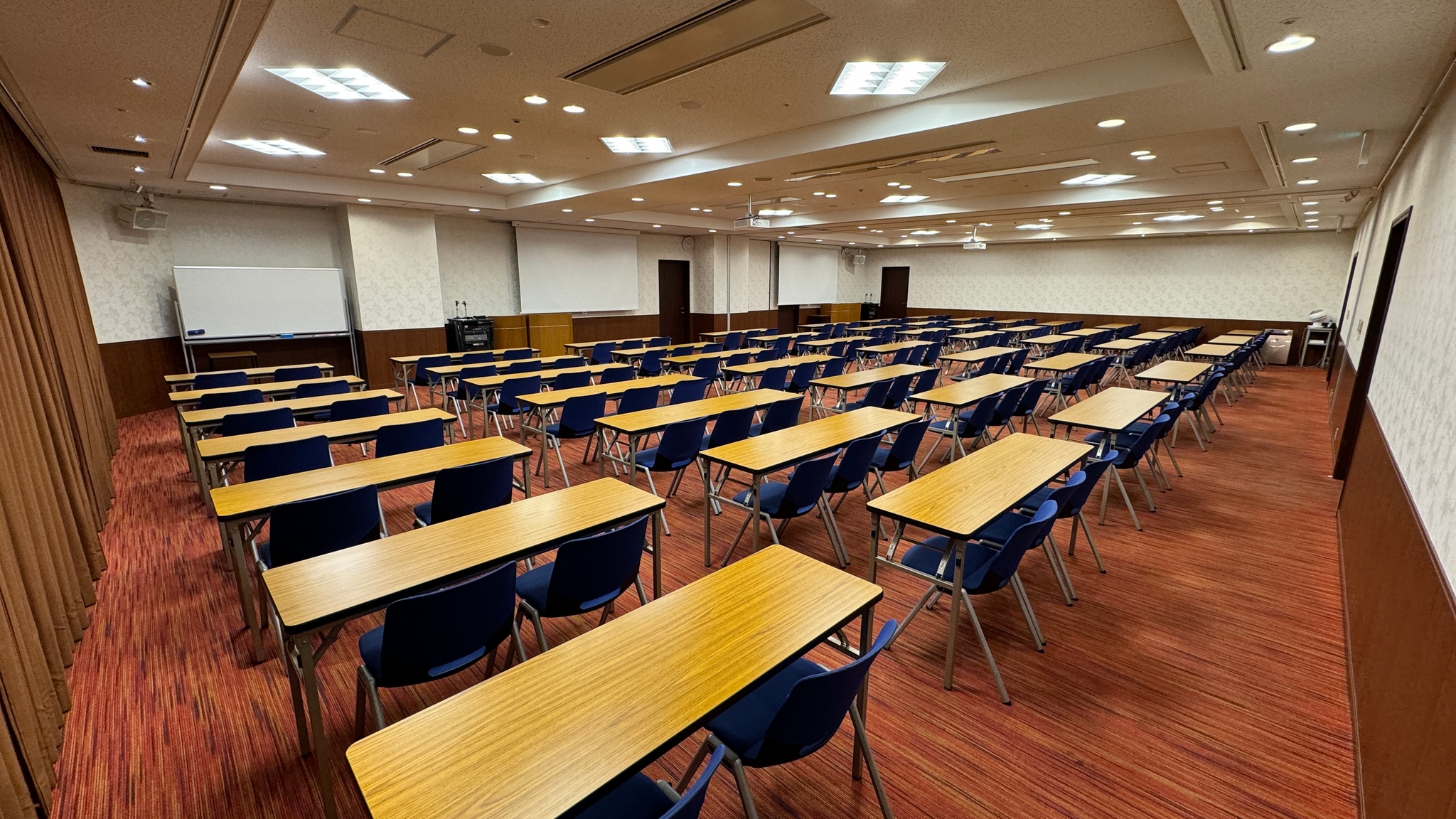 平日セミナーパック うめだМホール大会議室（桜Ⅰ+Ⅱ）ご新規様限定お得プラン