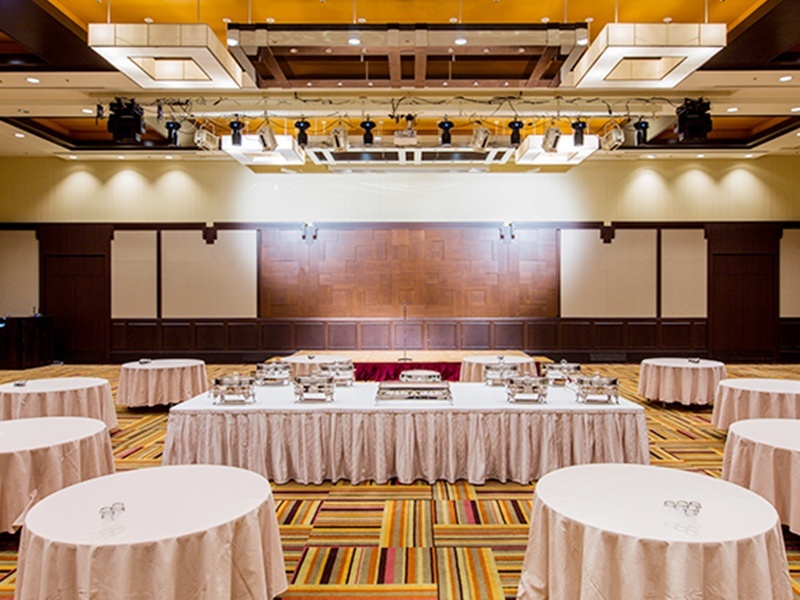 同窓会・懇親会・歓送迎会などのパーティーをはじめ、社員総会・周年パーティ・アワード・入社式など企業イベントにも最適!