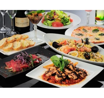 【特典3つ＆選べるオプション2つ】お料理10品＋乾杯用ドリンク＆90種類以上飲み放題