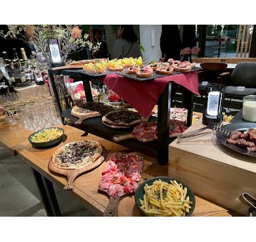 【2時間飲み放題付き！半立食ビュッフェ】９品ビュッフェスタイル　忘新年会におすすめ！