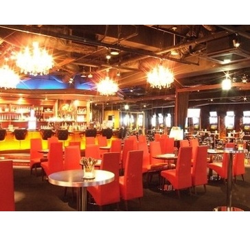 ダイニングダーツバーBee 江坂店