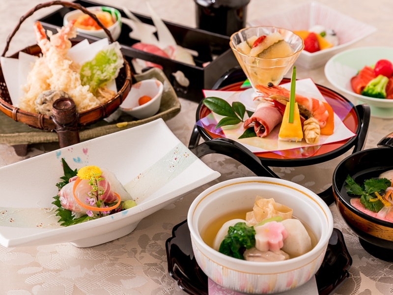 お食事は松花堂弁当形式、大皿料理、コース料理、ブッフェ料理など
ご予算に応じてご用意をさせて頂きます