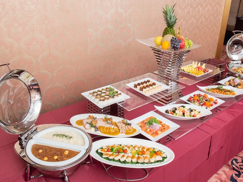 ケータリング（ホテル仕様のパーティー料理、お弁当、ドリンク等）はグループ会社と連携してご用意。※写真はイメージ