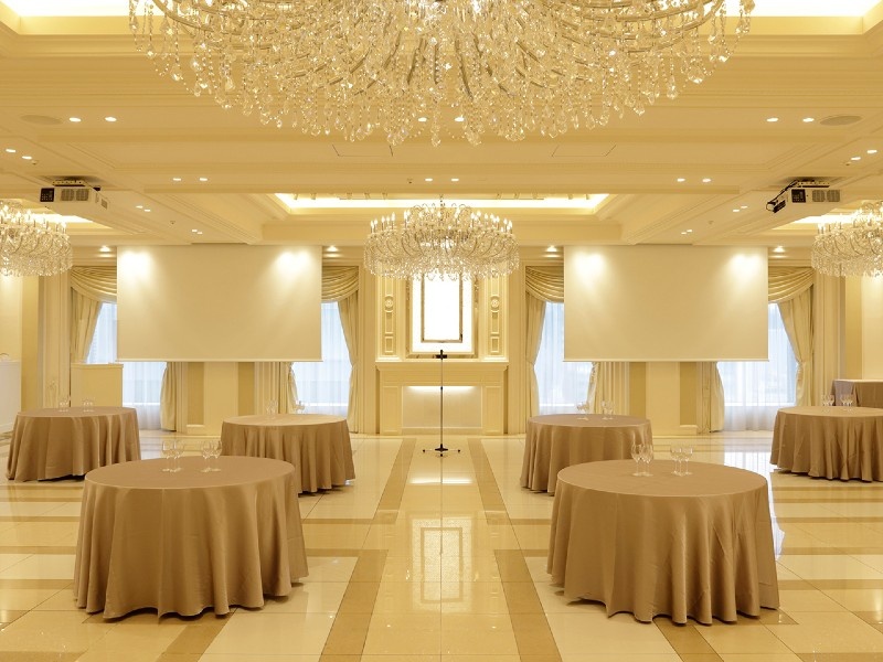 【会場レイアウト】
立食形式
会場：モードパリ