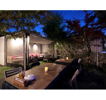 UPMARKET PIZZA&CAFE