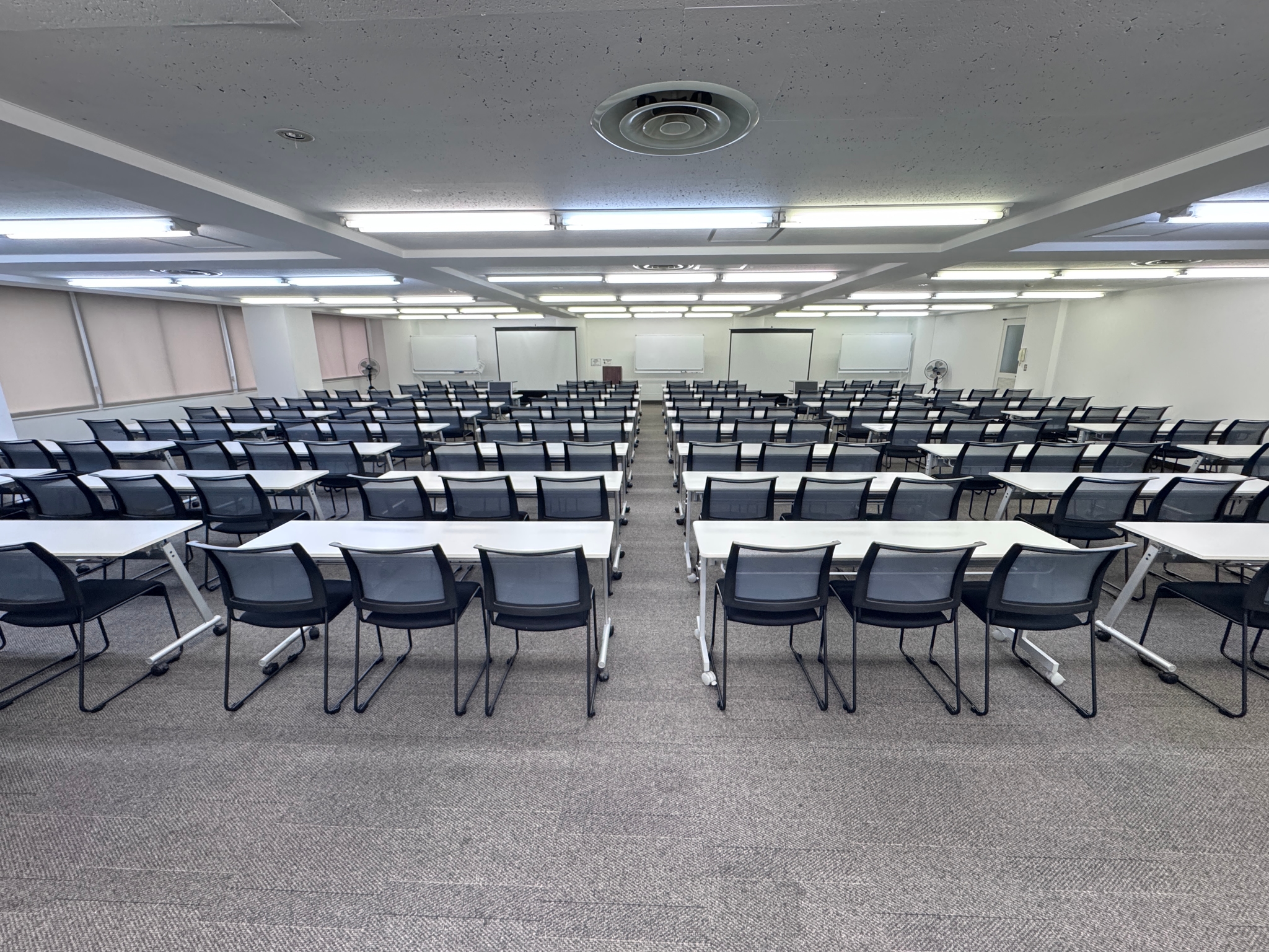 【最大150名着席可能な大規模会議室が新宿にOPEN★】 - TIME SHARING 新宿7Aの写真