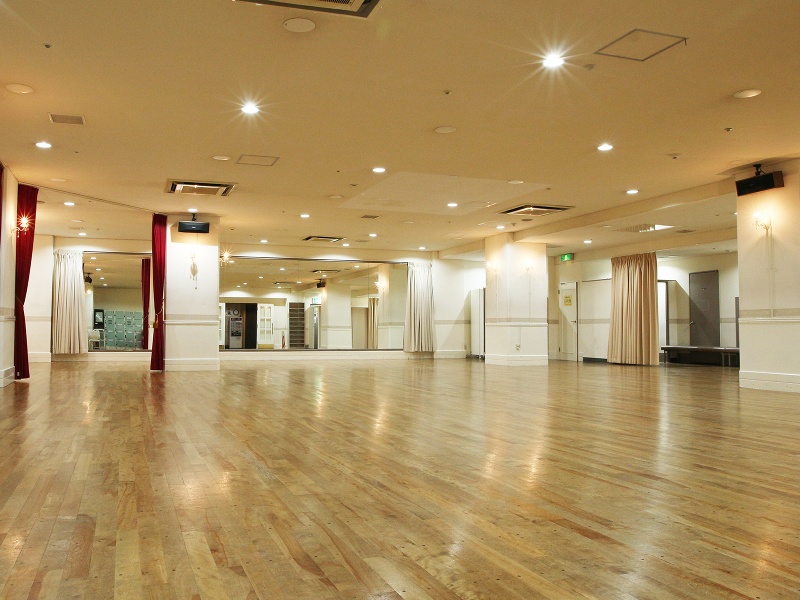 照明演出等を利用し会場の雰囲気をかえることも可能です