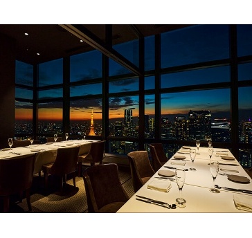 Prime42 steakhouse & sky bar