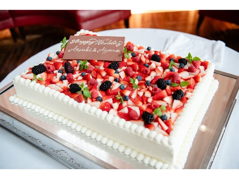 ケーキのご用意も可能です♪
メッセージはもちろん、お好きなデザインや会社のロゴなど、
ご希望があればお気軽にご相談ください。